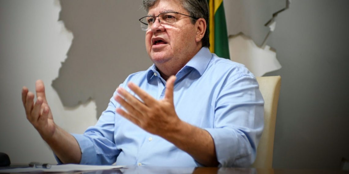 Governador João Azevedo decide aceitar convite de um partido bem maior que  o atual – Paraíba Master