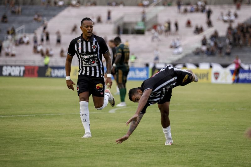  Botafogo-PB vence com goleada na primeira rodada do Campeonato Paraibano