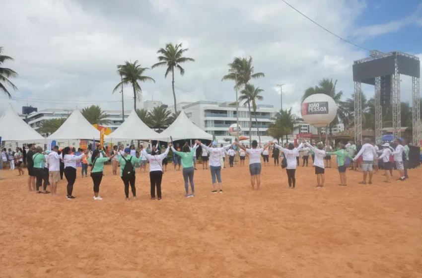  Programa ‘Amigos da Praia’ realiza ações educativas no Cabo Branco