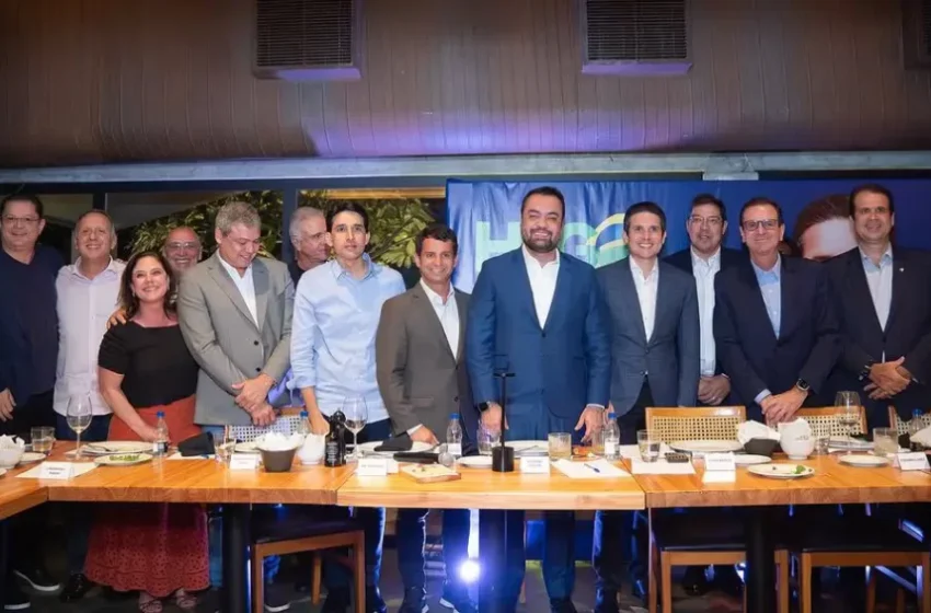  Hugo Motta realiza evento com lideranças políticas no RJ que reúne petistas e bolsonaristas