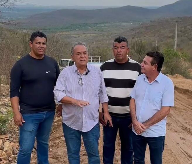  Estrada da Serra de Cajazeiras, ligando Feira Nova, passa por obras de manutenção