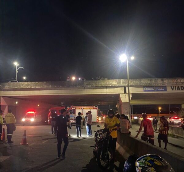  Homem é resgatado após ficar pendurado no Viaduto do Geisel, em João Pessoa