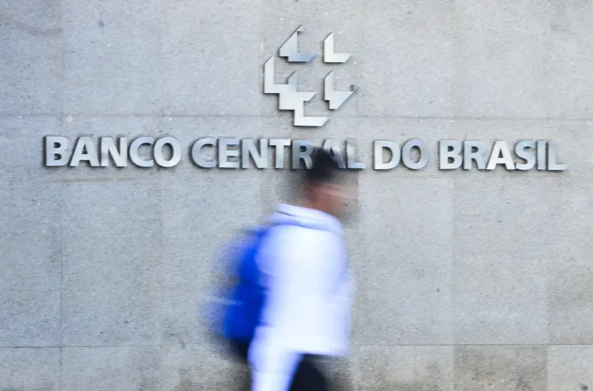  Projeção do Mercado Financeiro para 2025 Aponta Inflação de 5%