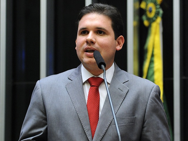  Durante agenda na PB, Hugo Motta defendeu corte nos gastos públicos e afirmou que salário mínimo não ‘enche o prato’