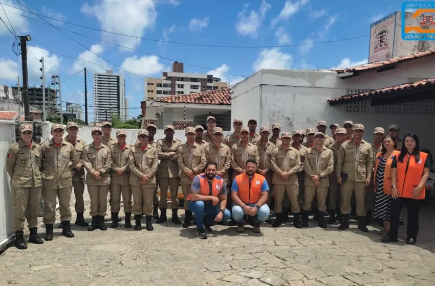  Defesa Civil recebe visita de alunos do Curso de Formação de Soldados do Corpo de Bombeiros