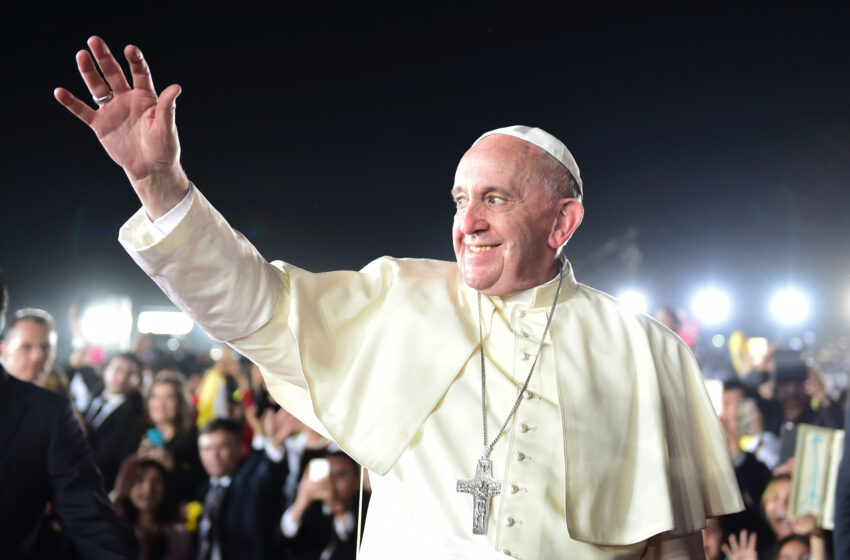  Novo boletim médico informa que papa Francisco teve noite tranquila após “leve melhora”