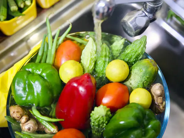 Saúde orienta população e alerta sobre riscos de contaminação de água e alimentos devido às chuvas