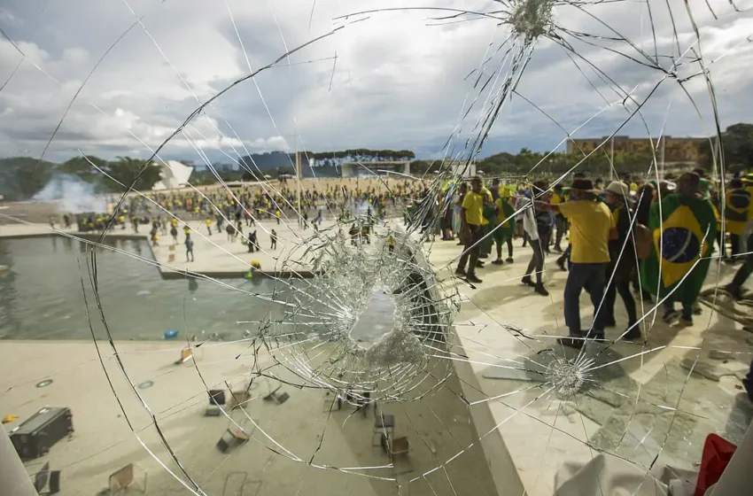  Juristas lideraram campanha contra perdão para pessoas envolvidas em golpe