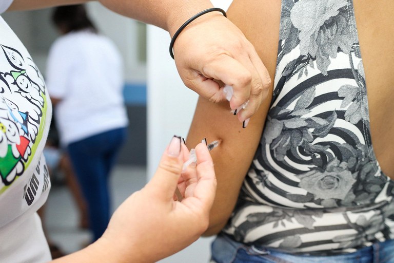  Vacinação contra HPV é ampliada na Paraíba, intensificando imunização de adolescentes