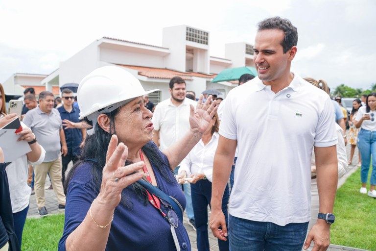  Lucas Ribeiro visita obras de infraestrutura, saúde e habitação em Mamanguape em Mamanguape