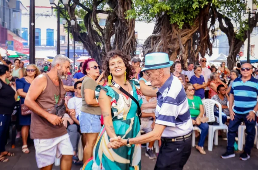  Grupo de samba faz homenagem às mulheres no Sabadinho Bom