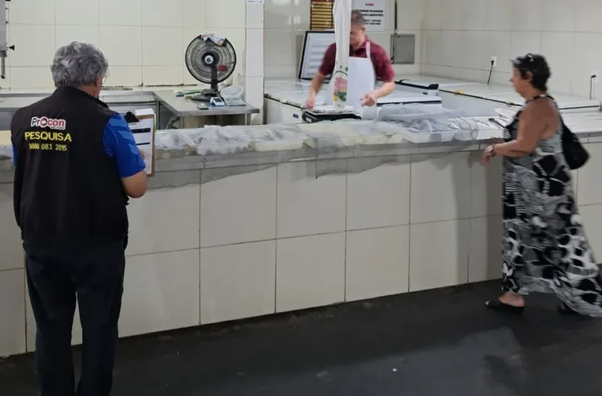  Pesquisa do Procon-JP registra diferença de R$ 106,90 no preço do salmão em supermercados e feiras livres
