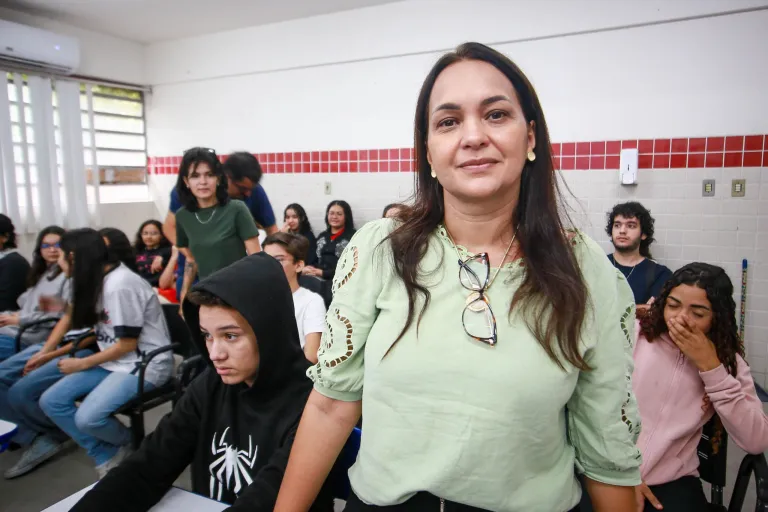  Secretaria das Mulheres realiza palestra para estudantes da Escola Municipal Chico Xavier