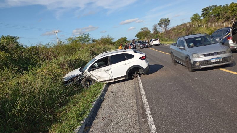  Acidente entre carros deixa dois feridos em Catingueira, no Sertão da Paraíba