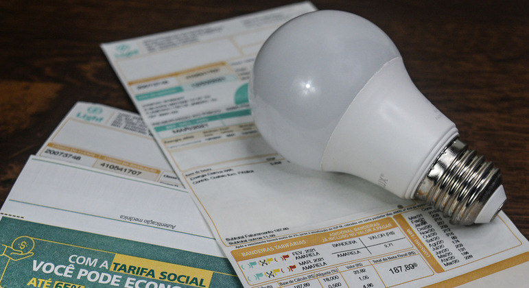  Alívio no bolso: conta de luz permanecerá sem taxa adicional em março