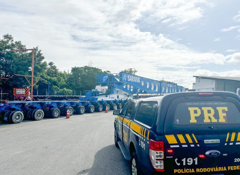  Escolta de transformador gigante deve causar lentidão no trânsito entre na BR-101, entre PB e PB