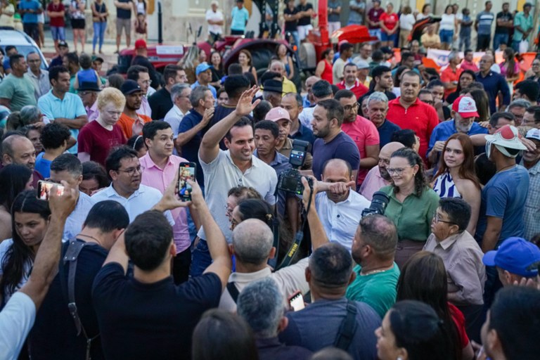  Lucas Ribeiro inspeciona obras e recebe Título de Cidadão de Picuí; veja fotos