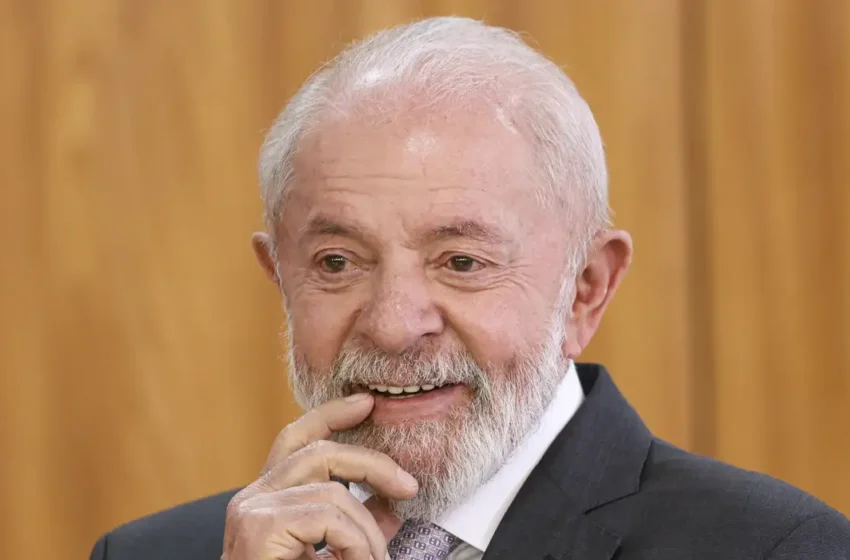  Presidente Lula empossa ministros na tarde desta segunda-feira