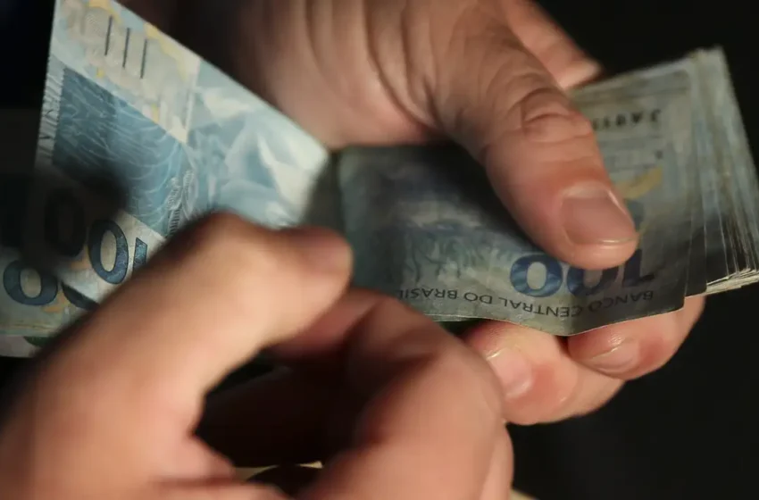  Mais de 10 milhões simulam empréstimo consignado para trabalhadores CLT até o começo da tarde