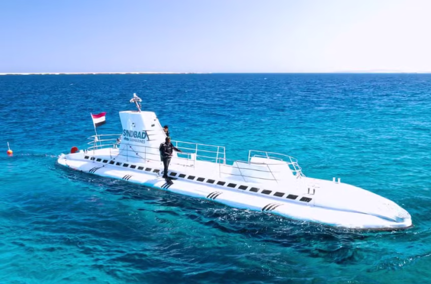 Submarino com turistas sofre naufragio no Egito durante passeio e resulta em seis mortes