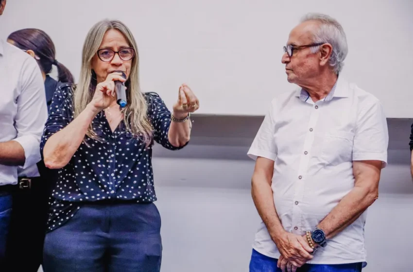 Cícero Lucena e Leo Bezerra entregam 200 Chromebooks aos professores da Rede Municipal de Ensino