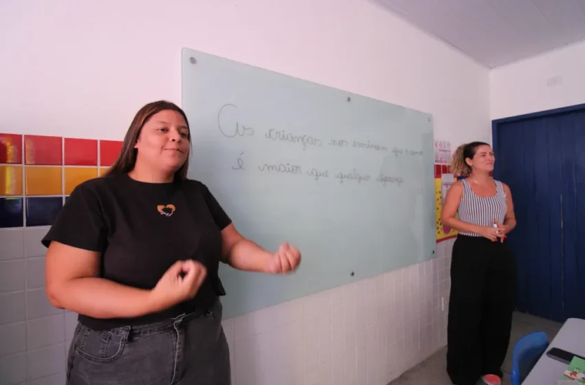  Professores da Rede Municipal celebram conquistas do ensino no Dia Nacional da Libras