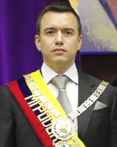 Daniel Noboa é reeleito presidente do Equador em disputa acirrada