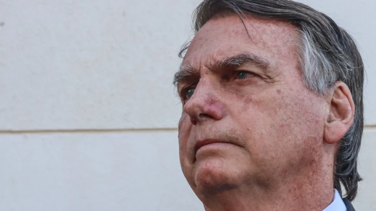 Bolsonaro apresenta quadro estável e não deve passar por nova cirurgia