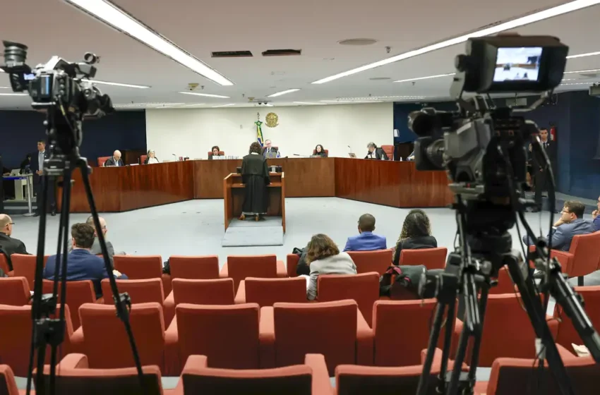  STF transforma mais sete investigados em réus por conspiração golpista, por decisão unânime