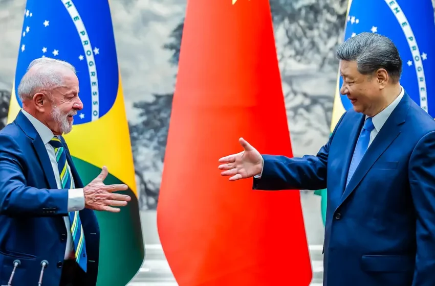 Brasil e China fazem declarações conjuntas sobre temas globais.