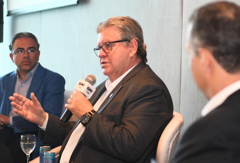 Investimentos em infraestrutura e turismo em evento promovido pelo segmento imobiliário no Recife é destacado por João Azevedo; confira
