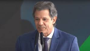 Corte de supersalários é porta de entrada para reforma administrativa, diz Haddad