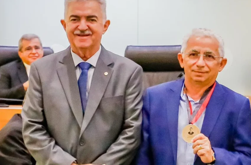 Diretor da Funjope recebe Medalha Epitácio Pessoa pelo relevante trabalho prestado à cultura