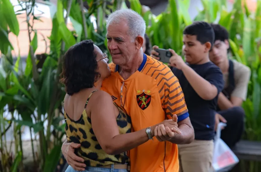Duo de instrumentistas agita o Sol Maior desta sexta-feira (09)