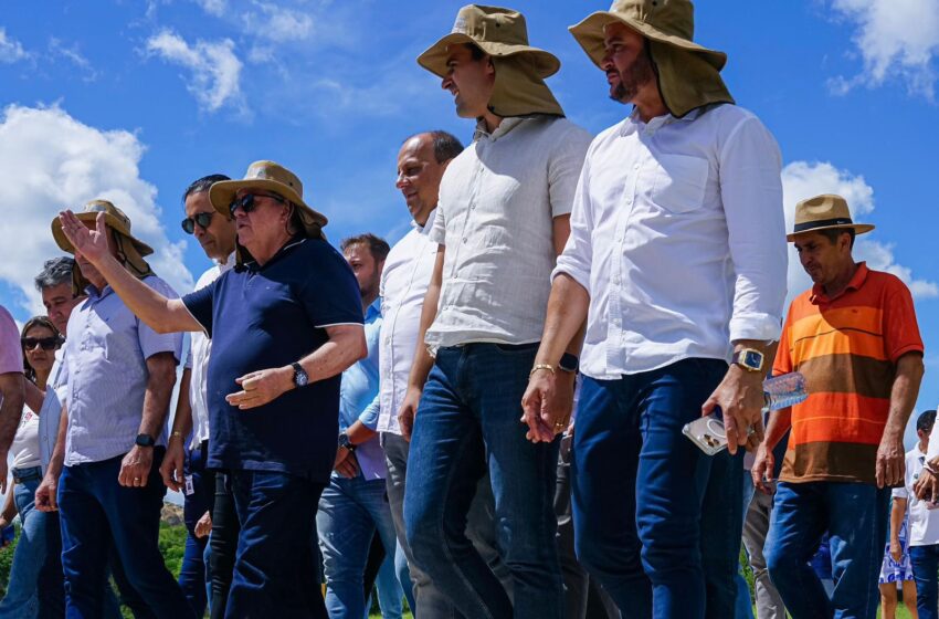 Em mais um dia no Sertão, João Azevêdo e Lucas Ribeiro inauguram, fiscalizam e projetam obras para a região