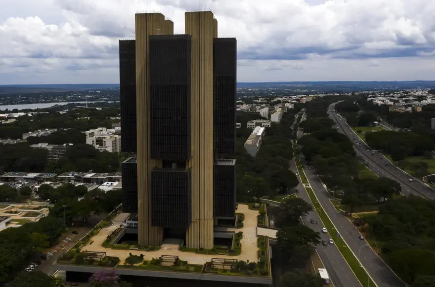 Mercado espera alta de 0,5 ponto na Selic após reunião do Copom
