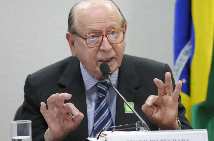Evanildo Bechara, renomado gramático e escritor, morre aos 97 anos no Rio de Janeiro