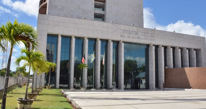  Fórum Cível da Capital mantém suspensão do atendimento presencial até 30 de maio