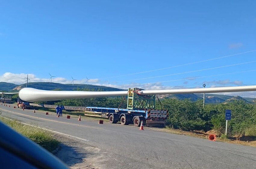  Transporte de pás eólicas causa mudanças na BR-230, trecho da Serra de Santa Luzia, Sertão do estado da Paraíba; veja horários e rotas