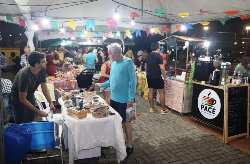 Feira Móvel do Produtor realiza edição de São João com forró e boas vendas no Parque Parahyba I