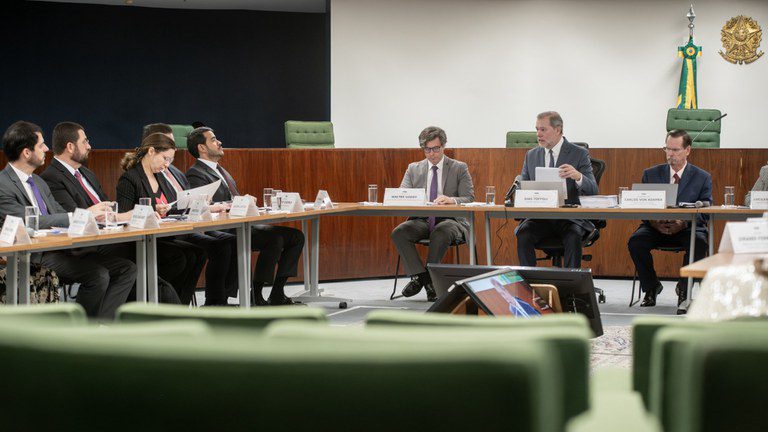 Governo Federal quer começar a ressarcir aposentados em julho