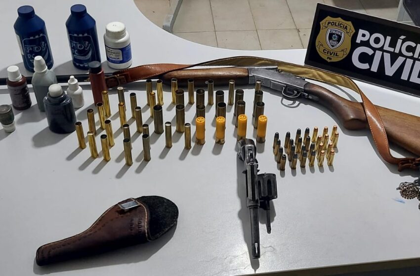  Polícia Civil cumpre mandados e prende três pessoas acusadas de tráfico e porte ilegal