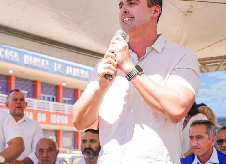 Lucas Ribeiro participa da inauguração do Ramal de Desterro e celebra chegada da água no Sertão do Pajeú