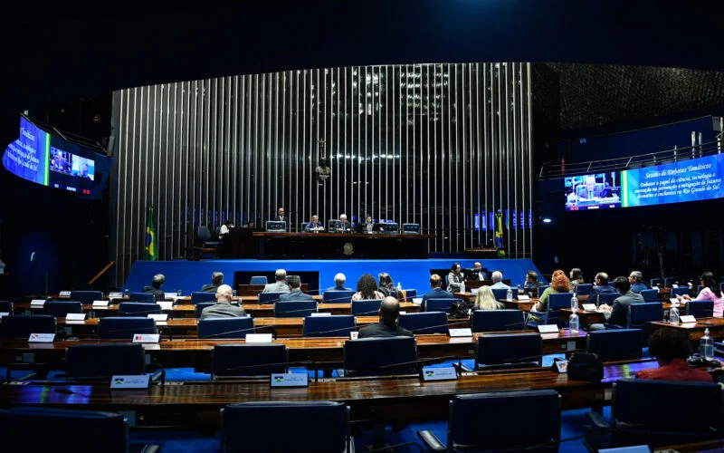 Senado vota projeto que amplia bancada federal e pode preservar representação da Paraíba na Câmara