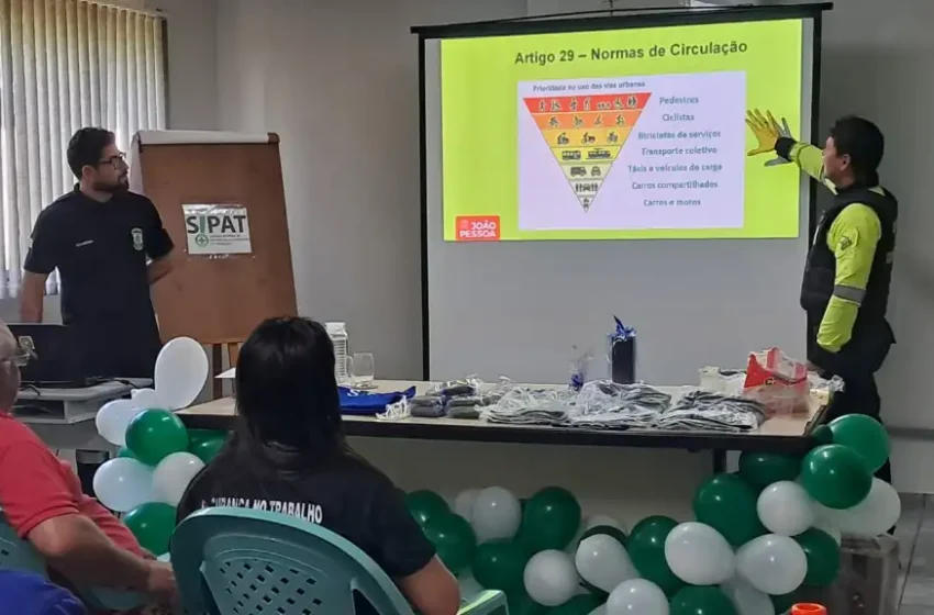 Palestra da Semob-JP conscientiza colaboradores de empresa sobre segurança no trânsito