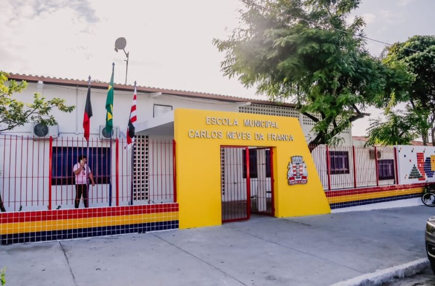 Prefeito lança programa de incentivo financeiro para alunos da Rede Municipal de Ensino