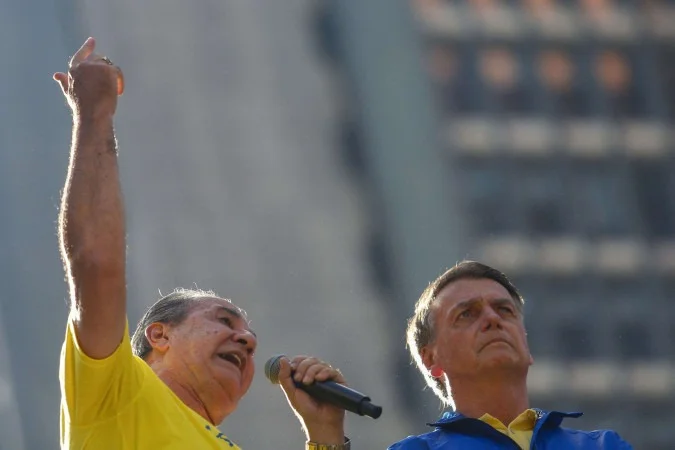 Ato de Bolsonaro e Malafaia reúne público reduzido na Avenida Paulista, aponta levantamento