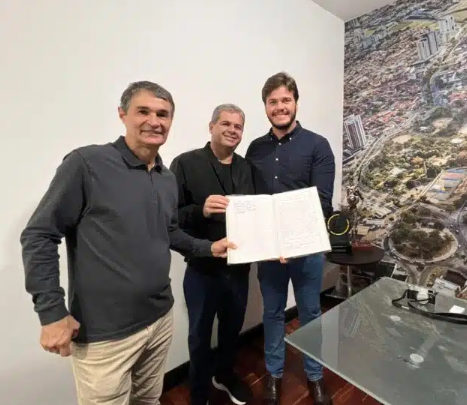  Alcindor Villarim assume Prefeitura de Campina Grande pela segunda vez, durante viagem de Bruno a Portugal