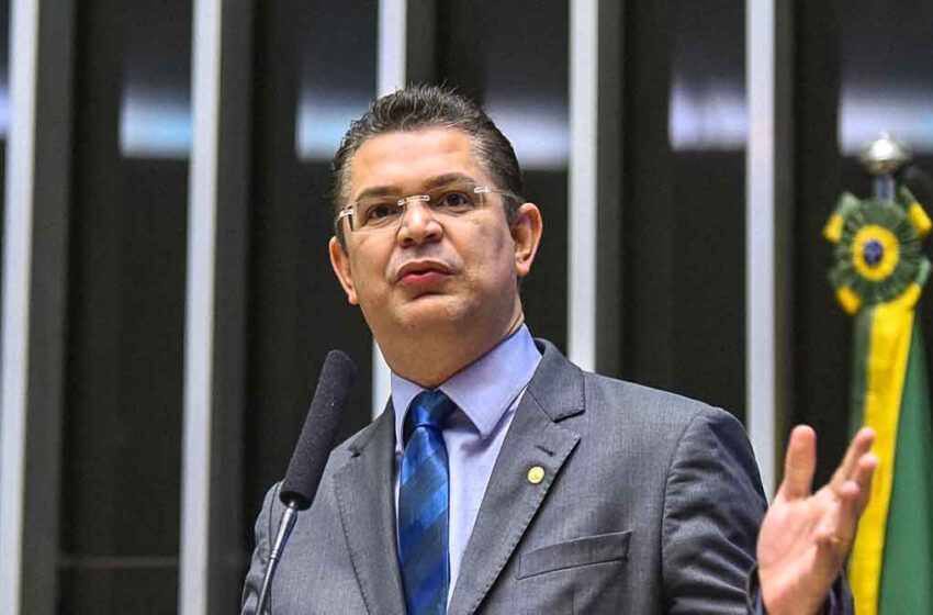  PL indica deputado como relator de proposta que revoga aumento do IOF na Câmara