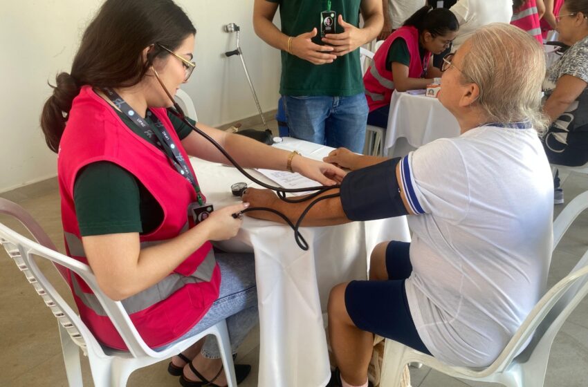 Ação de saúde e bem-estar beneficia idosos em Cabedelo